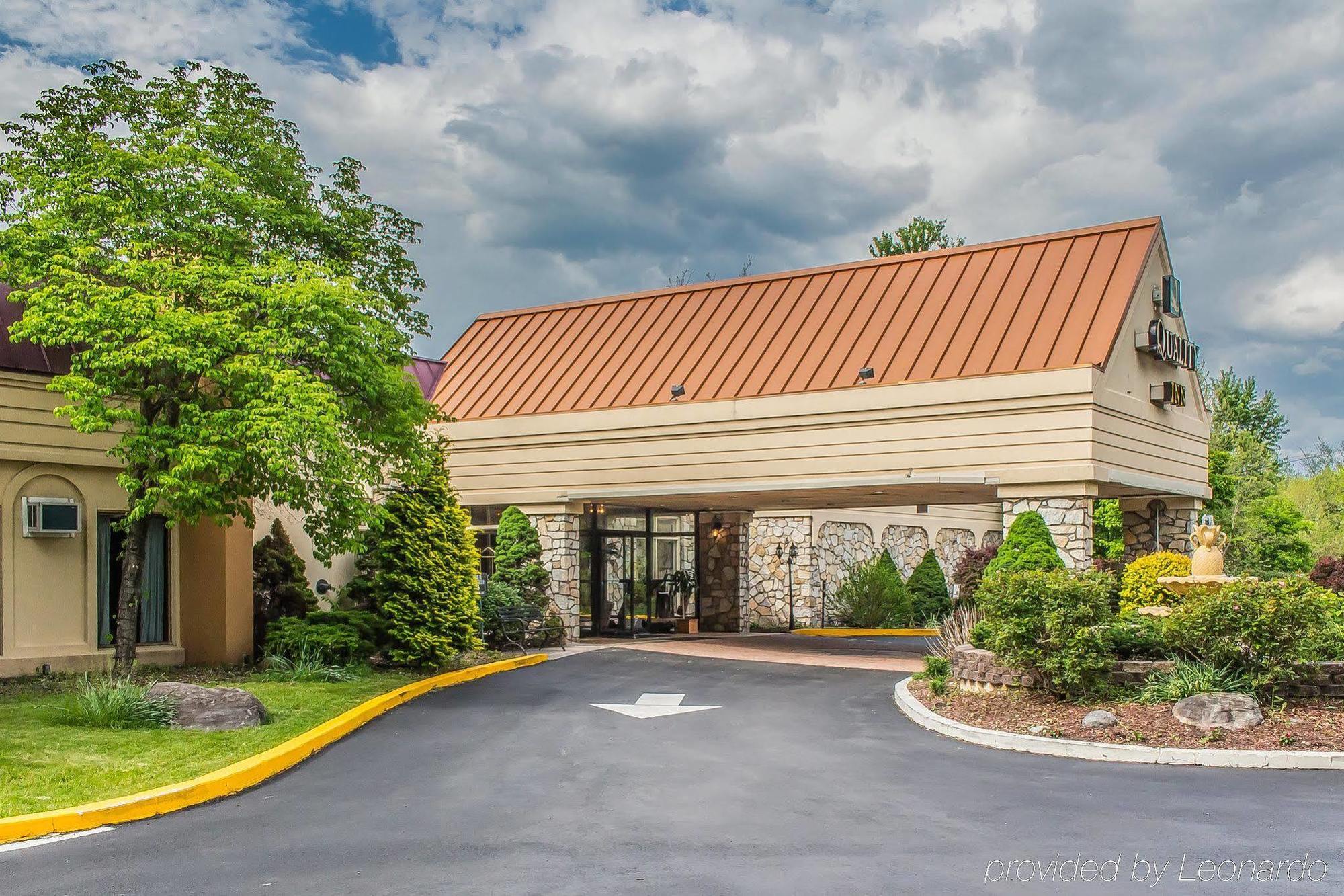 FairBridge Inn&Suites Poconos Stroudsburg Extérieur photo