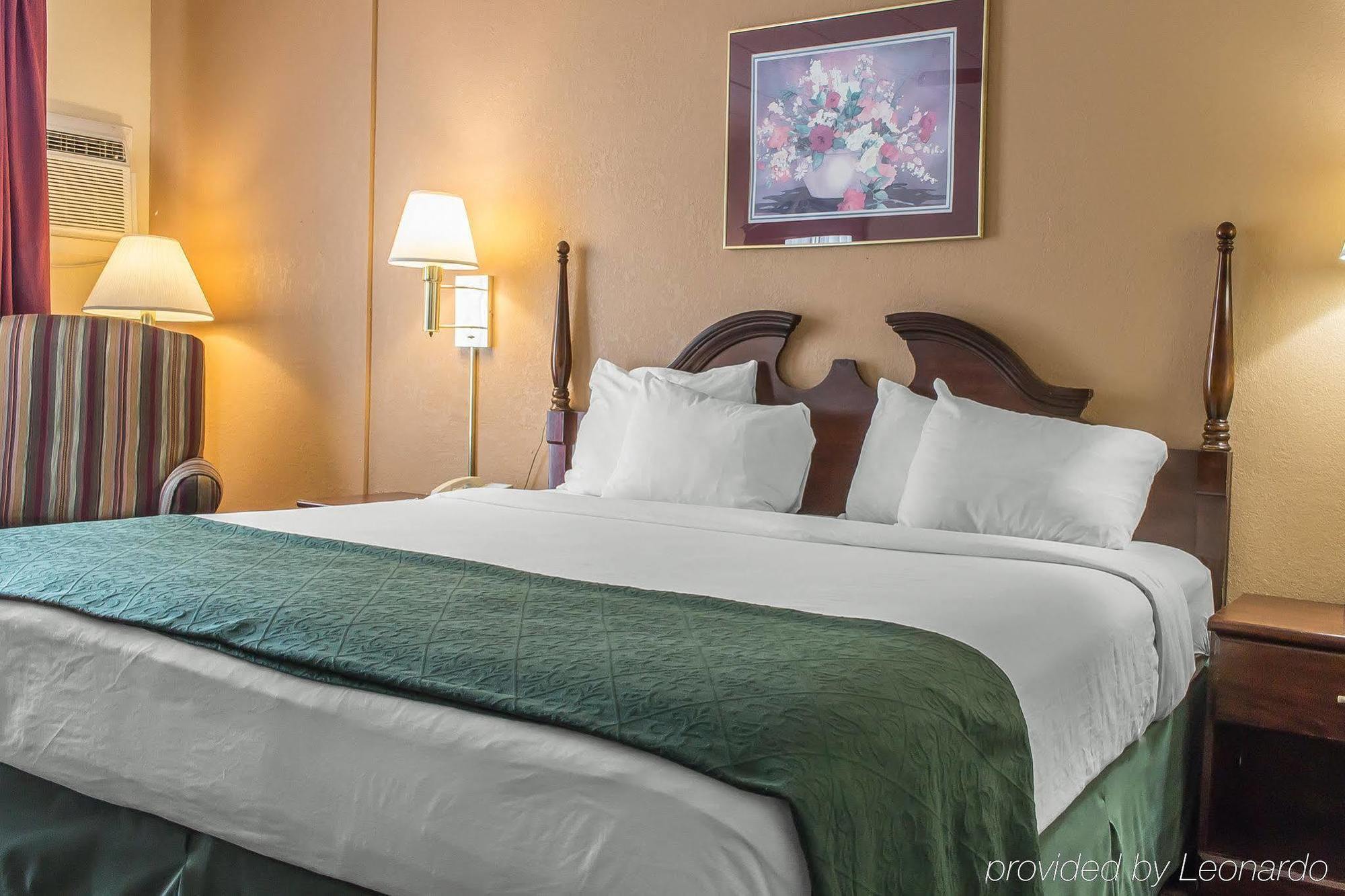 FairBridge Inn&Suites Poconos Stroudsburg Extérieur photo